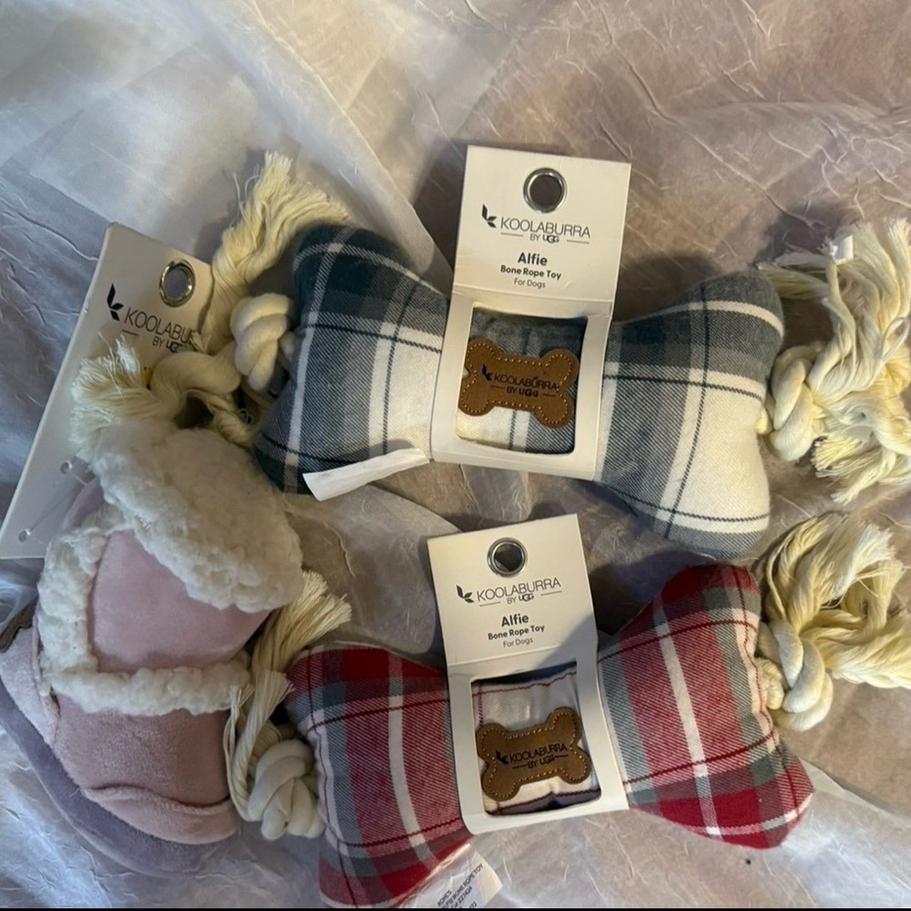 Koolaburra Plaid Dog Toys Set NEW tug toys and boot plus toy